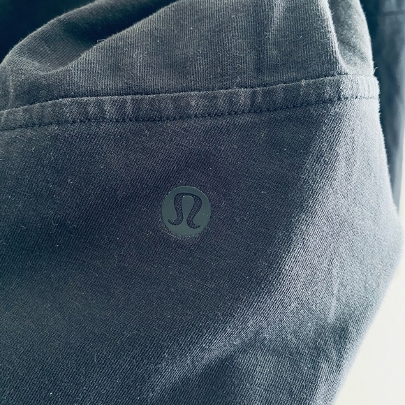 lululemon athletica Midnight Blue V-Neck Tunic - Picture 5 of 9